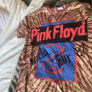Pink Floyd shirt!